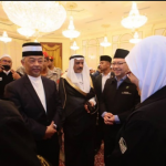 Agong gets up, close and personal with Malaysians in Madinah