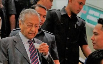 Dr Mahathir bounce back to duty as usual after nosebleed