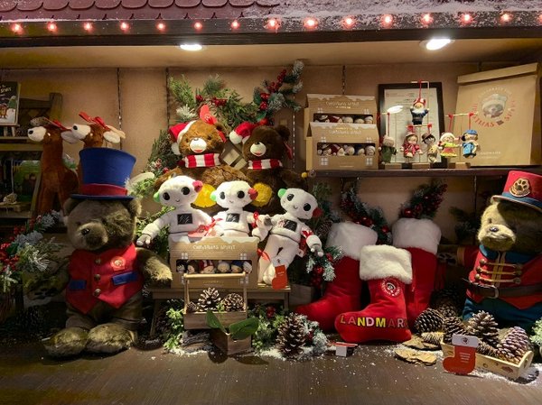 Share in the spirit of good wishes and find the joy of giving at the Santa Paws Store, with a selection of carefully crafted gifting merchandise, including ‘Discover The Christmas Spirit with Santa Paws’ storybook by Pedro Serapicos; adorable ‘Pedro edition’ plush toys; village character ornaments; and personalised Christmas stockings and badges, all sourced by Santa Paws from around the world as the perfect presents for loved ones, with all proceeds going to Make-a-Wish(R) Hong Kong.