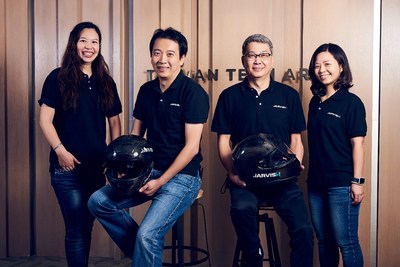 A helmet integrated with materials and communications modules meeting high-security standards as well as an AI-enabled voice assistant to provide a better riding experience for motorcycle riders. A helmet integrated with materials and communications modules meeting high-security standards as well as an AI-enabled voice assistant to provide a better riding experience for motorcycle riders.