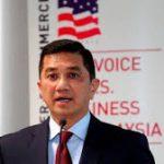 Azmin: Stop politicking, develop M’sia under Dr M’s leadership