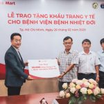 LOTTE Vietnam Shopping Joint Stock Company donates medical masks for the Hospital for Tropical Diseases