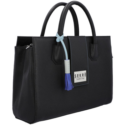On 14th of March, EPPLI will be hosting a best-of auction at Stuttgart's Königsbau where a particularly rare SEKRÈ handbag will be up for bid. Each bag is 100% handmade in 142 steps and made of pure cowhide leather. The hardware (Logoplate) is made of solid, hand polished sterling silver. Dimensions: approx 36 cm (W) x 25 cm (H) x 12 cm (D) / Editorial use of this picture is free of charge. Please quote the source: "obs/auction house EPPLI"