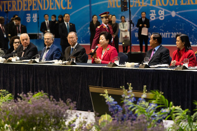 (From Left to Right) Former President of Albania Alfred Moisiu, Advisor to the President of Libya Dr. Fathi Noah, Former UN Secretary-General Ban Ki Moon, UPF Co-founder Dr. Hak Ja Han Moon, President Hun Sen of Cambodia, Vice-President Leni Lobredo of the Philippines (Photo credit: Graeme Carmichael) (From Left to Right) Former President of Albania Alfred Moisiu, Advisor to the President of Libya Dr. Fathi Noah, Former UN Secretary-General Ban Ki Moon, UPF Co-founder Dr. Hak Ja Han Moon, President Hun Sen of Cambodia, Vice-President Leni Lobredo of the Philippines (Photo credit: Graeme Carmichael)