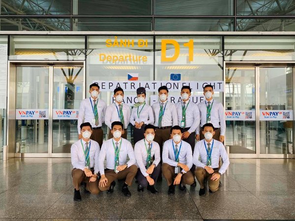 Bamboo Airway Flight attendants' Crew Bamboo Airway Flight attendants' Crew