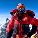 Man Climbs “Everest” in Singapore without Air Conditioning for Charity