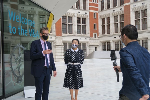 Nick Marchand, V&A's Director of International Business, addressed the online audiences in livestreaming via Kuaishou.