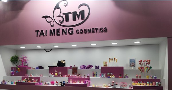 We specialize in making all kinds of cosmetics: Lip balm, Lip gloss, Eye shadows, Face paint, Hair chalk, etc. We are Disney audited supplier with FAMA can process licensed products We specialize in making all kinds of cosmetics: Lip balm, Lip gloss, Eye shadows, Face paint, Hair chalk, etc. We are Disney audited supplier with FAMA can process licensed products
