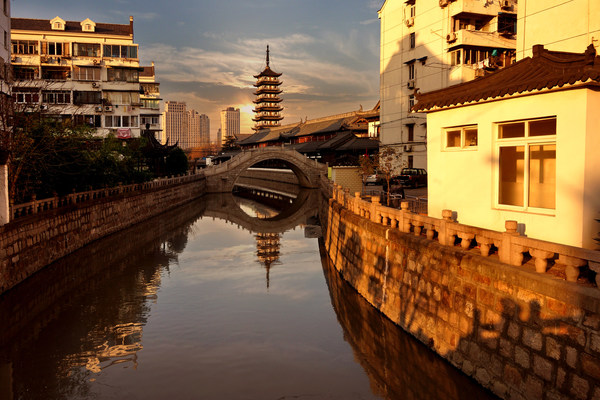 Zhenru Temple is a must-see site in Putuo district Zhenru Temple is a must-see site in Putuo district
