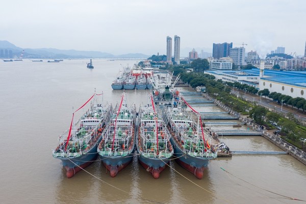 Pingtan’s 6 large-scale squid jigging vessels leaving Mawei Port on December 17, 2020. Pingtan’s 6 large-scale squid jigging vessels leaving Mawei Port on December 17, 2020.