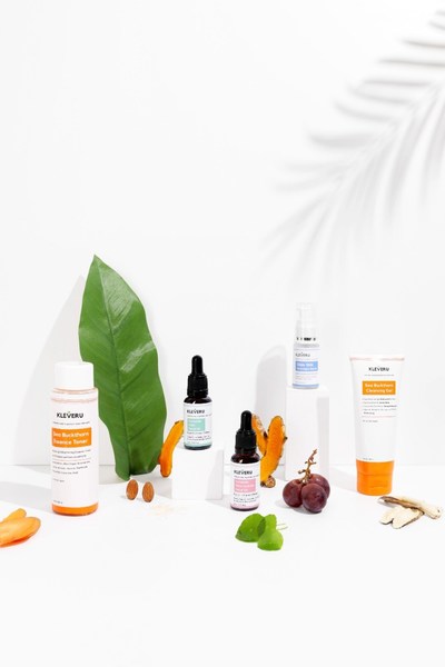 KLEVERU must have combo. Sea Buckthorn Essence Toner, Ceramide Calm Facial Oil, Ceramide Glow Hydrate Facial Oil, Glass Skin Overnight Serum, Sea Buckthorn Cleansing Gel. Protecting the skin-barrier health and suitable for sensitive skin.