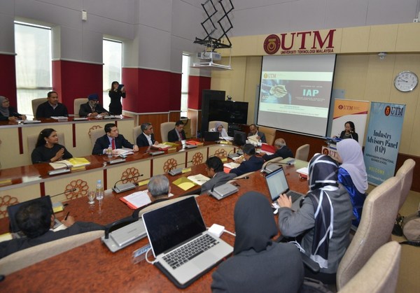 Industry Advisory Panel regular meeting with UTM team. Industry Advisory Panel regular meeting with UTM team.