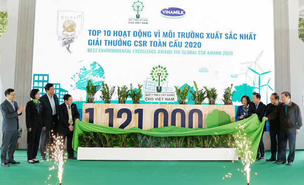 Vinamilk celebrates the “1 million trees fund for Vietnam” milestone with Vietnam government and MONRE delegates