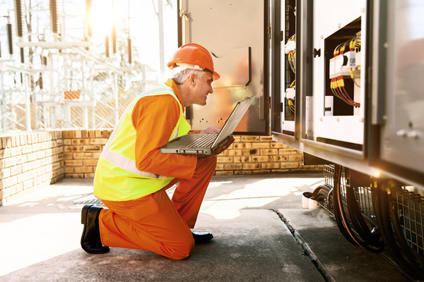 Getac S410 has reliable connectivity and safety for utility fieldwork