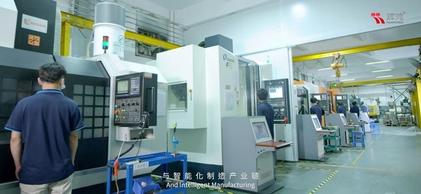 The mold department has multiple CNC (high speed), EDM (mirror), numerically controlled lathes, and multiple imported precision mold making equipment and coordinate measuring instruments The mold department has multiple CNC (high speed), EDM (mirror), numerically controlled lathes, and multiple imported precision mold making equipment and coordinate measuring instruments