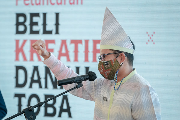 Indonesia's Minister of Tourism and Creative Economy, Sandiaga Salahuddin Uno, during the Launch of Beli Kreatif Danau Toba at Debang Resort, Dairi, North Sumatra on Saturday (20/2/2021).