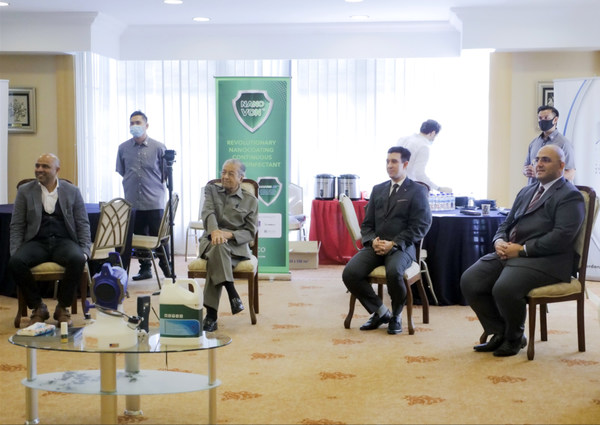 From Left to Right Seated: Faizan Khan, Yang Berhormat Tun Dr. Mahathir Mohamad, Dr. A.J Minai, Dr. Rayyan Eshaghpour. From Left to Right Seated: Faizan Khan, Yang Berhormat Tun Dr. Mahathir Mohamad, Dr. A.J Minai, Dr. Rayyan Eshaghpour.