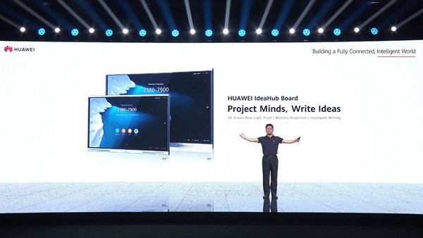 PAN Yong, VP of Huawei Intelligent Vision & Collaboration Product & Solution Sales Dept, launches HUAWEI IdeaHub Board PAN Yong, VP of Huawei Intelligent Vision & Collaboration Product & Solution Sales Dept, launches HUAWEI IdeaHub Board