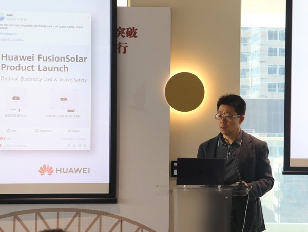 Hudson Liu, CEO of Huawei Australia, making the welcome speech