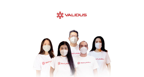 From left to right: Florensia Chief of Finance & Operation Officer; Jenny Wiriyanto CEO; Kemal Alamsyah Risk & Compliance Director; Reza Perazi Armadi Chief of Business; Meliana Wong Chief of Customer Journey Officer From left to right: Florensia Chief of Finance & Operation Officer; Jenny Wiriyanto CEO; Kemal Alamsyah Risk & Compliance Director; Reza Perazi Armadi Chief of Business; Meliana Wong Chief of Customer Journey Officer
