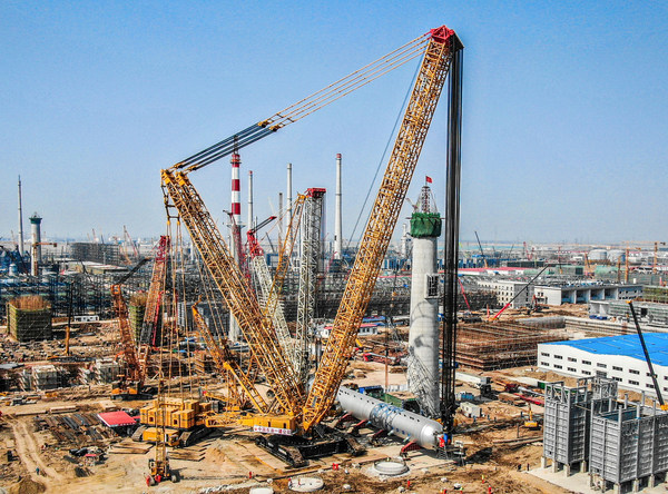 Crane Capacity Record Breaker: XCMG Crawler Crane XGC88000 Completes Installation of 2600-ton Hydrogenation Reactor in China 10 Days Ahead of Schedule. Crane Capacity Record Breaker: XCMG Crawler Crane XGC88000 Completes Installation of 2600-ton Hydrogenation Reactor in China 10 Days Ahead of Schedule.