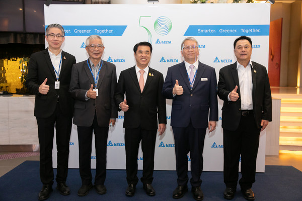 Delta Thailand President with Thailand Minister of Industry at 50 Year Celebration