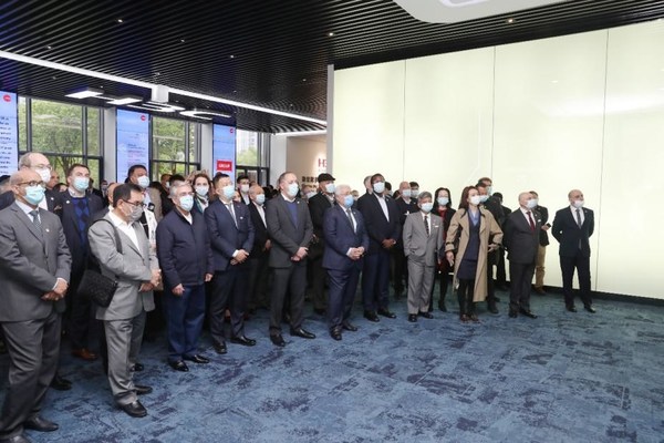 Foreign ambassadors and other guests from more than 30 countries visited H3C Innovation Experience Center Foreign ambassadors and other guests from more than 30 countries visited H3C Innovation Experience Center