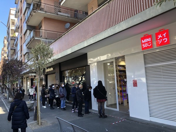 Leading lifestyle product retailer, MINISO, has conducted a soft opening of its first store in Italy which started on April 8. The first day of the soft opening attracted a queue of consumers. Leading lifestyle product retailer, MINISO, has conducted a soft opening of its first store in Italy which started on April 8. The first day of the soft opening attracted a queue of consumers.