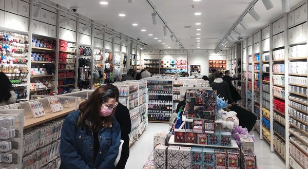 customers are shopping in MINISO customers are shopping in MINISO