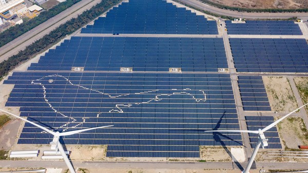 In 2019, TCCGE unveiled Taiwan’s first Solar-Wind Renewable Power Station using the most advanced solar panels and wind power installation to enhance power generation. In 2019, TCCGE unveiled Taiwan’s first Solar-Wind Renewable Power Station using the most advanced solar panels and wind power installation to enhance power generation.