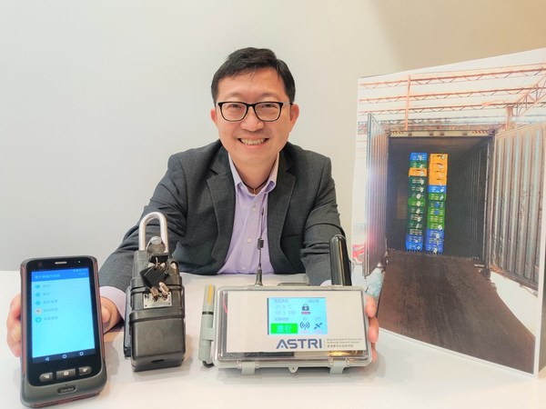 ASTRI’s Ricky Leung with the Next Generation Cold Food Import Safety Management Platform, which enables users to control the electronic lock (middle) through the mobile app (left). Truck drivers can make use of the tablet (right) to access information, such as temperature and location of the container, in real time.