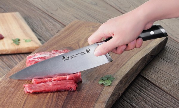 ‘Cangshan’ Knives slices, dices and chiffonade’s into the Food Sport Arena ‘Cangshan’ Knives slices, dices and chiffonade’s into the Food Sport Arena