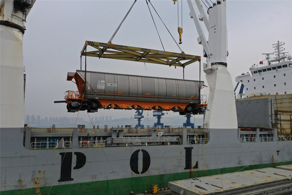 CRRC Sent off the Third Batch of GWA Vehicles to Australia as Part of a Total of 338 Coal Hopper Cars Delivery in a Year. CRRC Sent off the Third Batch of GWA Vehicles to Australia as Part of a Total of 338 Coal Hopper Cars Delivery in a Year.