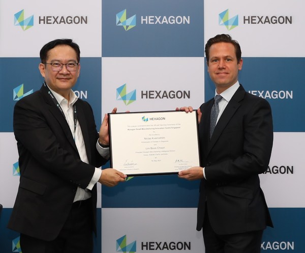 Mr. Lim Boon Choon, President, Hexagon Manufacturing Intelligence- KAI, with HE Niclas Kvarnstrom, Swedish Ambassador to Singapore Mr. Lim Boon Choon, President, Hexagon Manufacturing Intelligence- KAI, with HE Niclas Kvarnstrom, Swedish Ambassador to Singapore