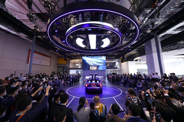 Human Horizons officially announced the four new HiPhi X models would be priced at RMB 570,000 for the Performance six-seater model, RMB 620,000 for the Luxury six-seater, RMB 680,000 for the Flagship six-seater, and RMB 800,000 for the Flagship four-seater. Each model is accompanied with a class leading worry-free warranty package. Human Horizons officially announced the four new HiPhi X models would be priced at RMB 570,000 for the Performance six-seater model, RMB 620,000 for the Luxury six-seater, RMB 680,000 for the Flagship six-seater, and RMB 800,000 for the Flagship four-seater. Each model is accompanied with a class leading worry-free warranty package.