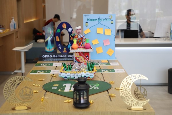 Sharing happiness and wishes, OPPO celebrates Eid al-Fitr with customers at its service centers