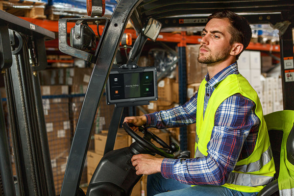 The F110 can be mounted to the forklift using a secure dock for ease of use, while Getac’s Driving Safety Utility locks the device’s UI and screen whenever the forklift is in motion, helping to prevent accidents and improve employee safety. The F110 can be mounted to the forklift using a secure dock for ease of use, while Getac’s Driving Safety Utility locks the device’s UI and screen whenever the forklift is in motion, helping to prevent accidents and improve employee safety.