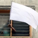 Caring cop ensures help reaches single mother, four children after spotting white flag