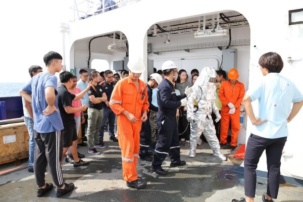 The students were studying and experiencing on the ship The students were studying and experiencing on the ship