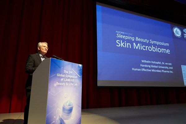 Professor Wilhelm Holzapfel of ICFMH (International Committee on Food Microbiology and Hygiene) presents at the LANEIGE 'Sleeping Beauty: Skin Microbiome and the New Generation of Sleeping Beauty' symposium on July 5, 2021 Professor Wilhelm Holzapfel of ICFMH (International Committee on Food Microbiology and Hygiene) presents at the LANEIGE 'Sleeping Beauty: Skin Microbiome and the New Generation of Sleeping Beauty' symposium on July 5, 2021