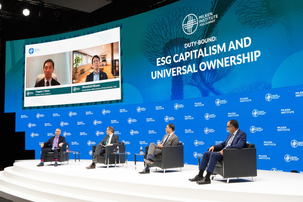 A new frontier for event convenings: The 2020 Asia Summit hosted at the Marina Bay Sands Grand Ballroom featured a 4D holographic stage and cinematic projectors, allowing high profile speakers and participants to interact and join the event from any part of the world. (In-person and virtual speakers discussing ESG at the Asia Summit) A new frontier for event convenings: The 2020 Asia Summit hosted at the Marina Bay Sands Grand Ballroom featured a 4D holographic stage and cinematic projectors, allowing high profile speakers and participants to interact and join the event from any part of the world. (In-person and virtual speakers discussing ESG at the Asia Summit)