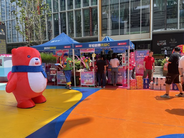 MissFresh's pop-up store with Mengniu in Beijing.