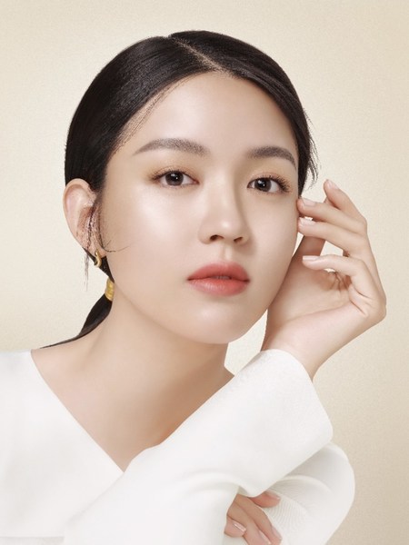 N.1 Chinese luxury beauty brand YUESAI announces the first ever global brand ambassador Zilin ZHANG N.1 Chinese luxury beauty brand YUESAI announces the first ever global brand ambassador Zilin ZHANG