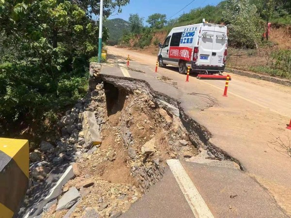 XJC405 Road Detection Vehicle from XCMG Is in Use during 2021 Henan Floods Reconstruction Aiding.