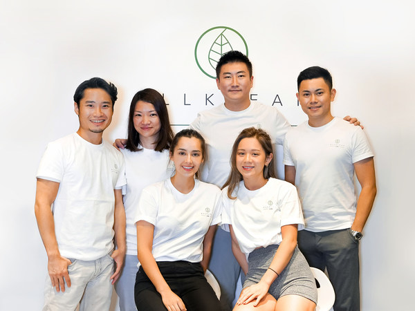 (Back Row From Left) Jeffrey Ng, Chief Growth Officer; Maggie Lai, Chief Financial Officer; Daniel Chu, Business Development Director; Angus Au, Chief Marketing Officer; (Front Row From Left) Lisa-Marie Tse, Chief Brand Officer; Poyi Lau, Spokesperson