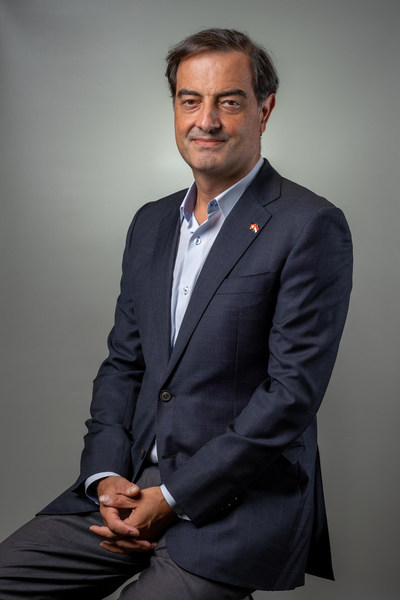 Christophe Piganiol, President Director of PT Anugerah Pharmindo Lestari (APL), a member of Zuellig Pharma, received an award as 'Outstanding Leader in Asia' at the ACES Award 2021.