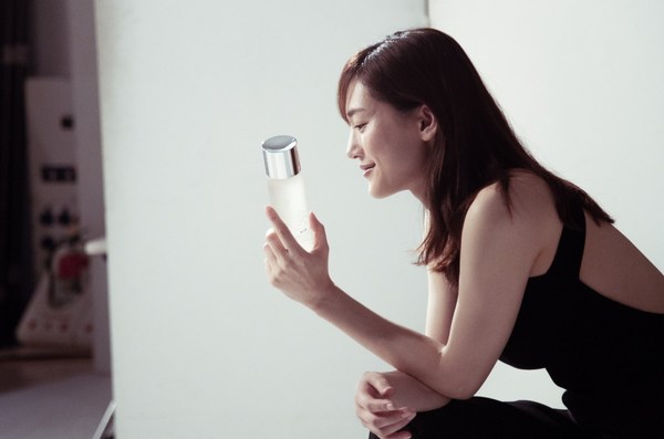 Haruka Ayase with PITERA™ Essence for My PITERA™ Story