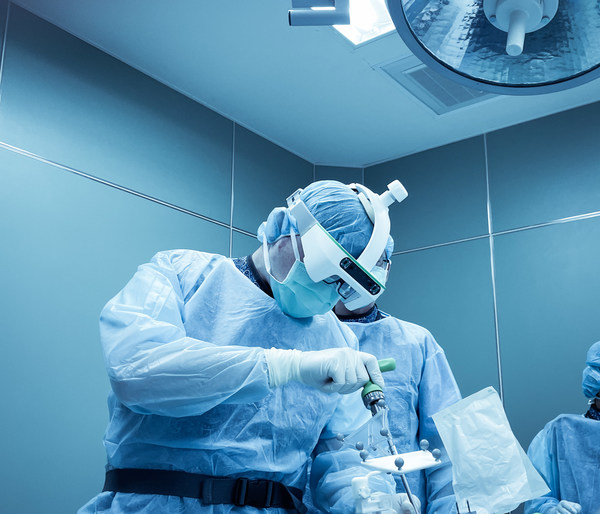 SURGLASSES' SPINE NAVIGATION SYSTEM CADUCEUS S – An innovation greatly influencing minimally invasive surgeries SURGLASSES' SPINE NAVIGATION SYSTEM CADUCEUS S – An innovation greatly influencing minimally invasive surgeries