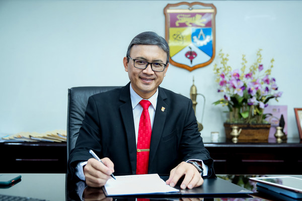Universiti Kebangsaan Malaysia (UKM) Vice-Chancellor, Prof. Dato' Ts. Dr. Mohd Ekhwan Toriman is committed to restoring Tasik Chini in his research Universiti Kebangsaan Malaysia (UKM) Vice-Chancellor, Prof. Dato' Ts. Dr. Mohd Ekhwan Toriman is committed to restoring Tasik Chini in his research