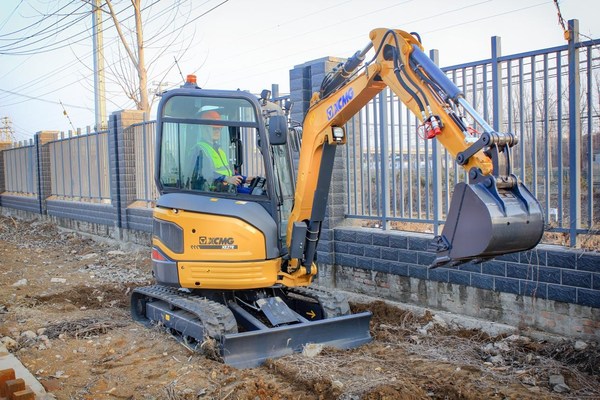 XCMG Launches Much-Anticipated 2.7-Ton XE27E/U Compact Excavator. XCMG Launches Much-Anticipated 2.7-Ton XE27E/U Compact Excavator.